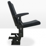 Sessel mit synchroner Klappung von Sitz und Armlehne